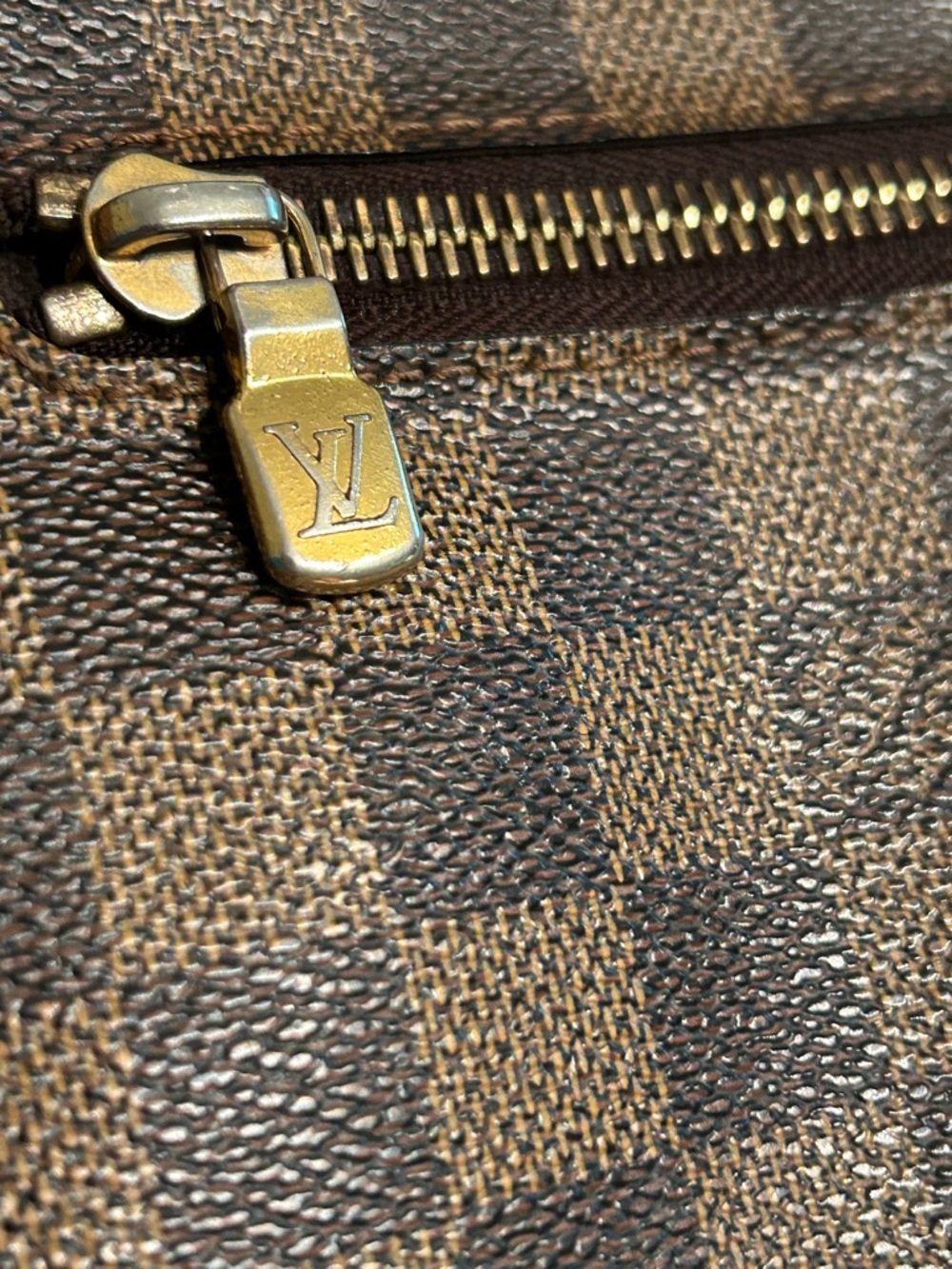 Louis Vuitton Brown Damier Ebene MM Messenger Bag - magnetic closure - Picture 5 of 10